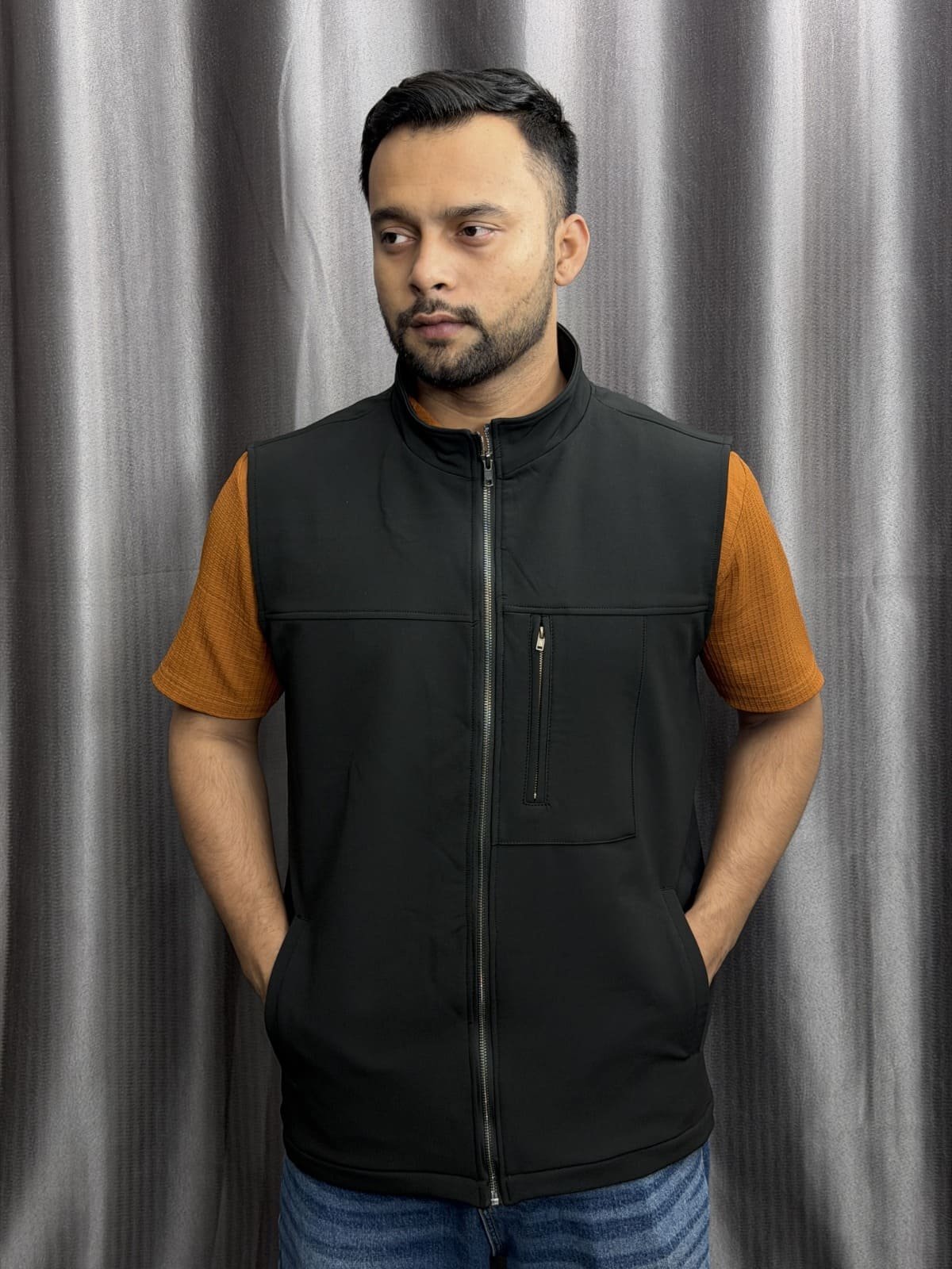 Sleevless Jacket - Black