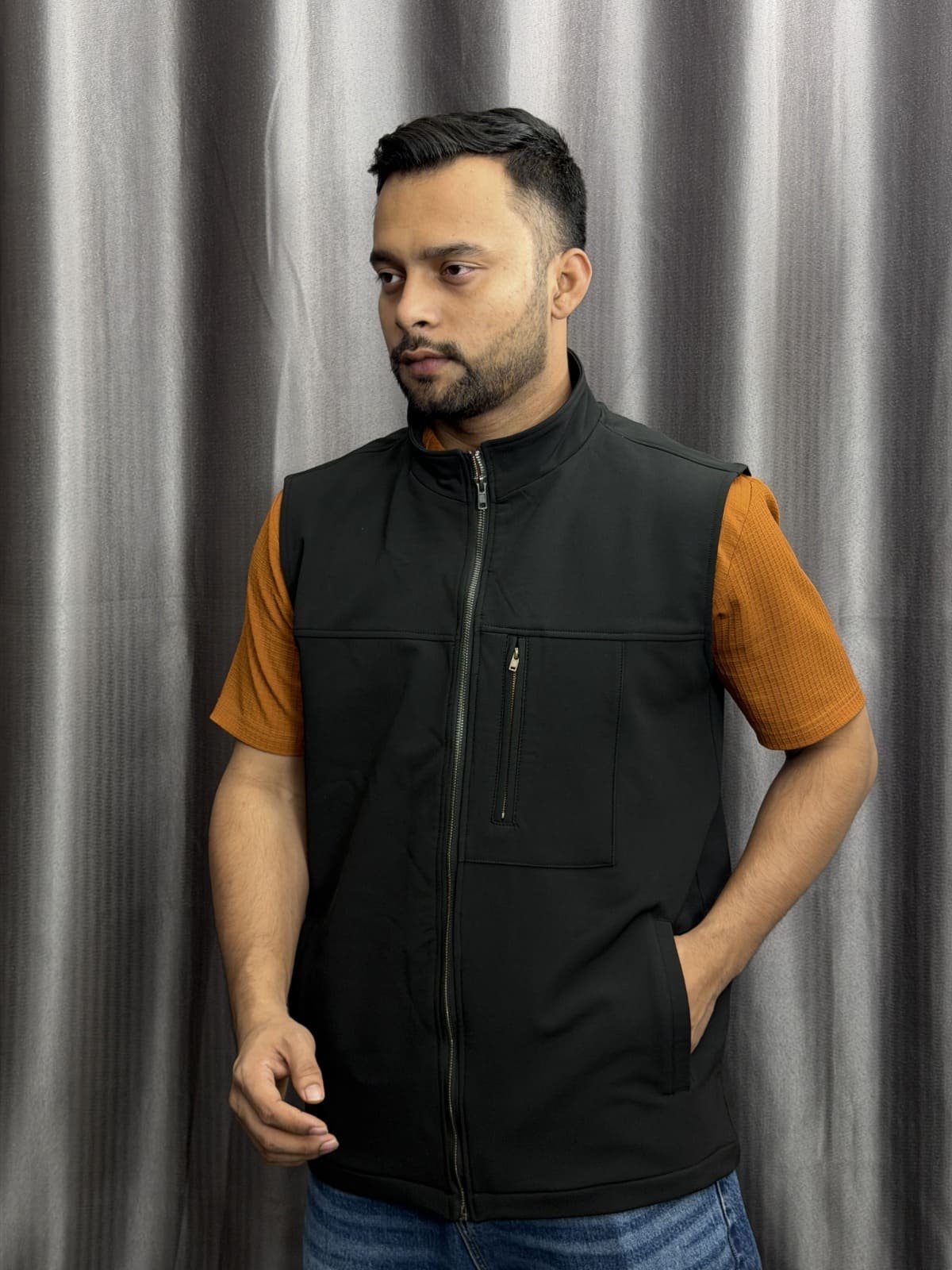 Sleevless Jacket - Black