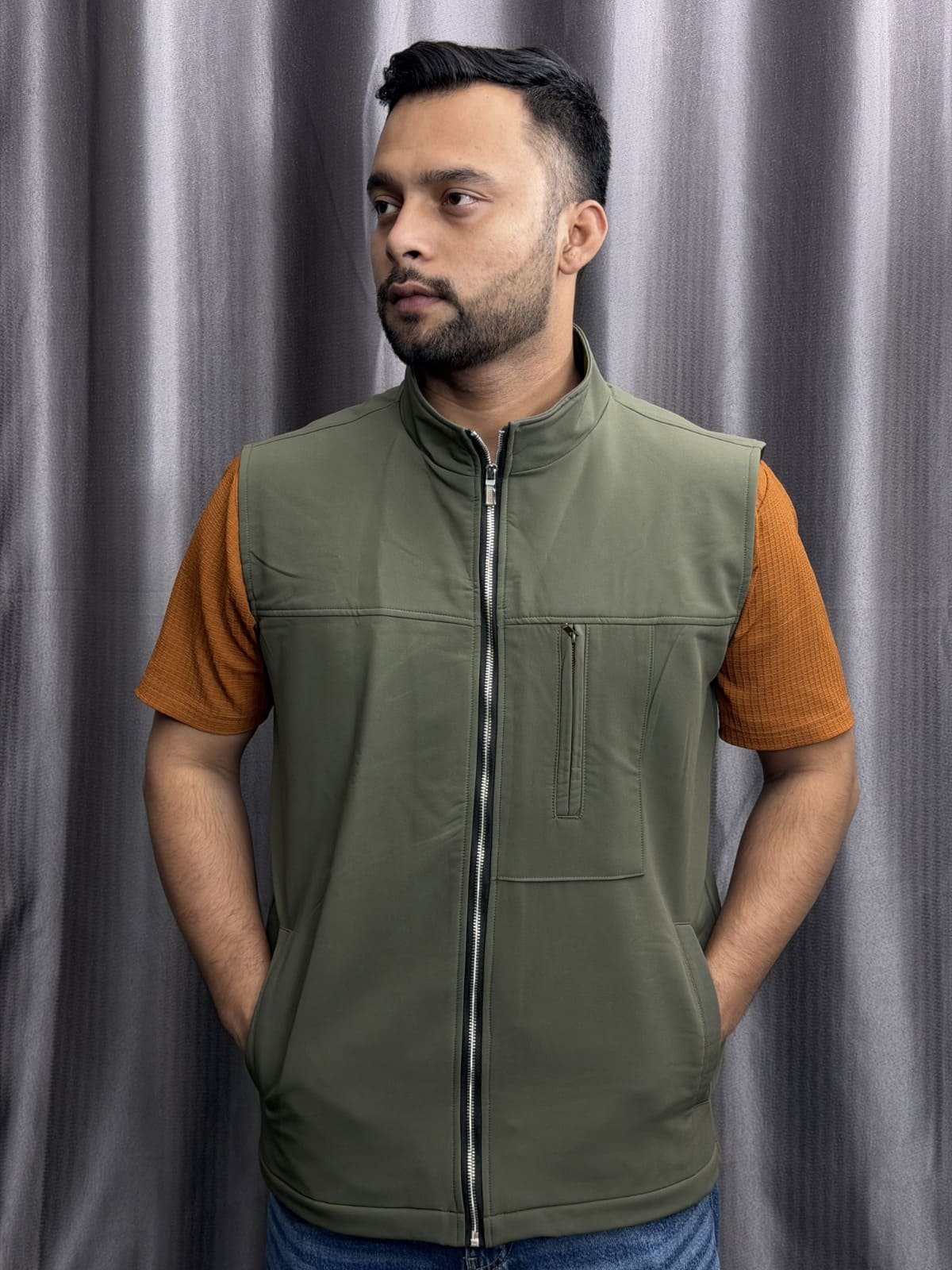 Sleevless Jacket - Olive